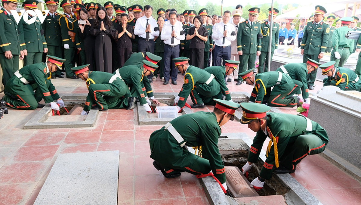 Đà nẵng truy điệu, an táng 5 hài cốt liệt sĩ ở hang Đá sập, xã hà nha hình ảnh 1 Da nang truy dieu, an tang 5 hai cot liet si o hang Da sap, xa ha nha hinh anh 1