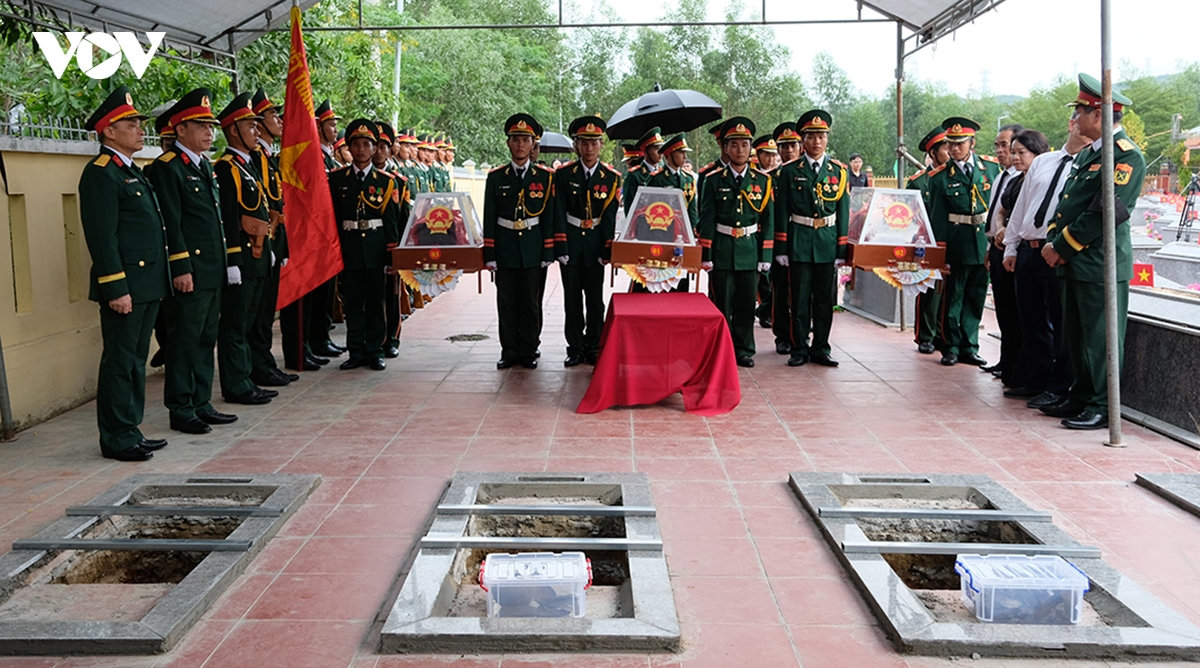 Đà nẵng truy điệu, an táng 5 hài cốt liệt sĩ ở hang Đá sập, xã hà nha hình ảnh 2 Da nang truy dieu, an tang 5 hai cot liet si o hang Da sap, xa ha nha hinh anh 2