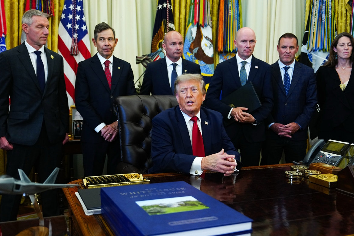 hậu trường cuộc vận động 24 giờ thuyết phục ông trump bỏ kế hoạch thu phí hormuz hình ảnh 1 hau truong cuoc van dong 24 gio thuyet phuc ong trump bo ke hoach thu phi hormuz hinh anh 1