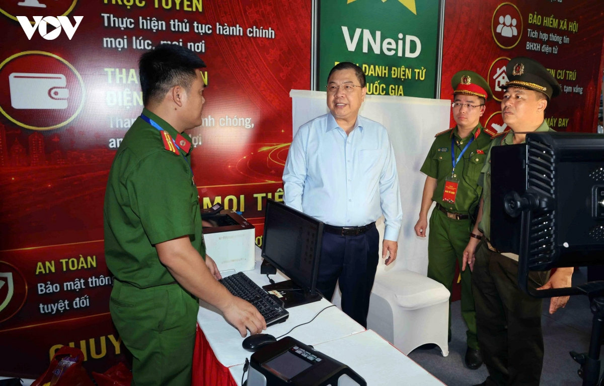 phó thủ tướng phạm gia túc dự ngày hội toàn dân bảo vệ an ninh tổ quốc tại hà nội hình ảnh 1 pho thu tuong pham gia tuc du ngay hoi toan dan bao ve an ninh to quoc tai ha noi hinh anh 1