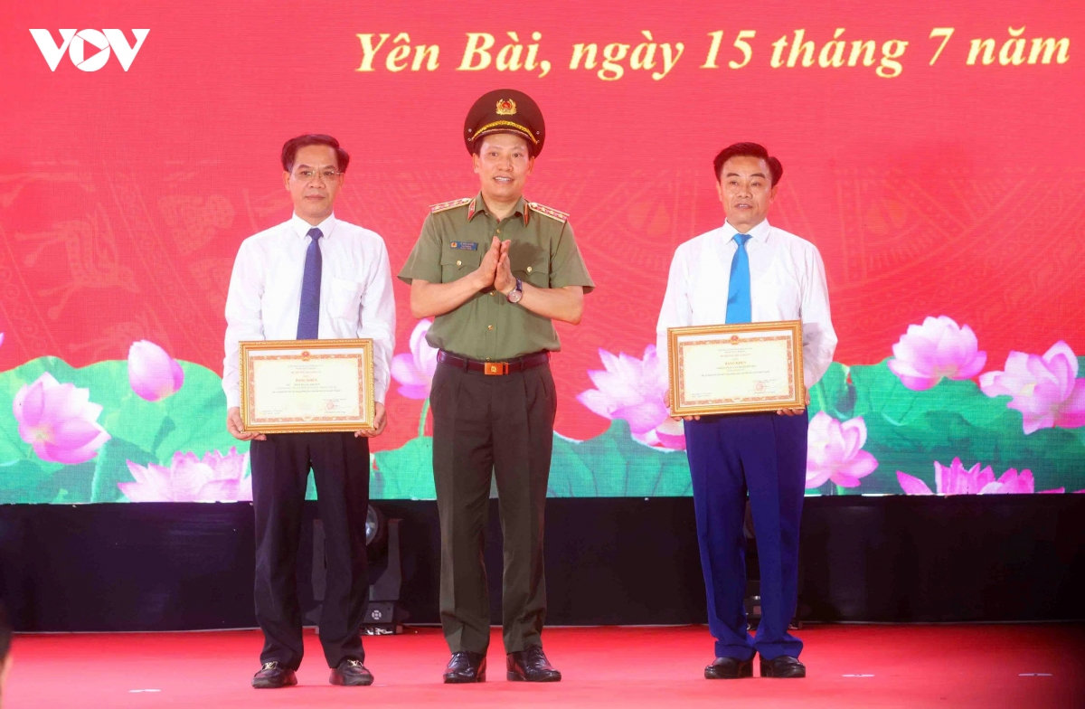 phó thủ tướng phạm gia túc dự ngày hội toàn dân bảo vệ an ninh tổ quốc tại hà nội hình ảnh 3 pho thu tuong pham gia tuc du ngay hoi toan dan bao ve an ninh to quoc tai ha noi hinh anh 3