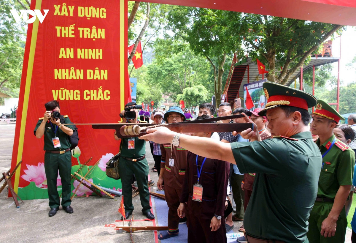 phó thủ tướng phạm gia túc dự ngày hội toàn dân bảo vệ an ninh tổ quốc tại hà nội hình ảnh 4 pho thu tuong pham gia tuc du ngay hoi toan dan bao ve an ninh to quoc tai ha noi hinh anh 4