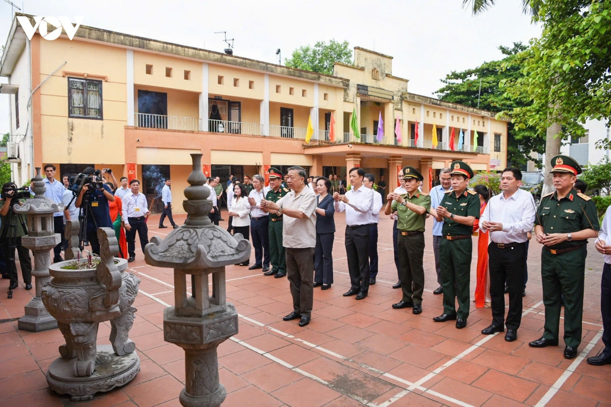 tổng bí thư, chủ tịch nước Đất nước phát triển, người có công và gia đình phải được chăm lo tốt hơn hình ảnh 7 tong bi thu, chu tich nuoc Dat nuoc phat trien, nguoi co cong va gia dinh phai duoc cham lo tot hon hinh anh 7