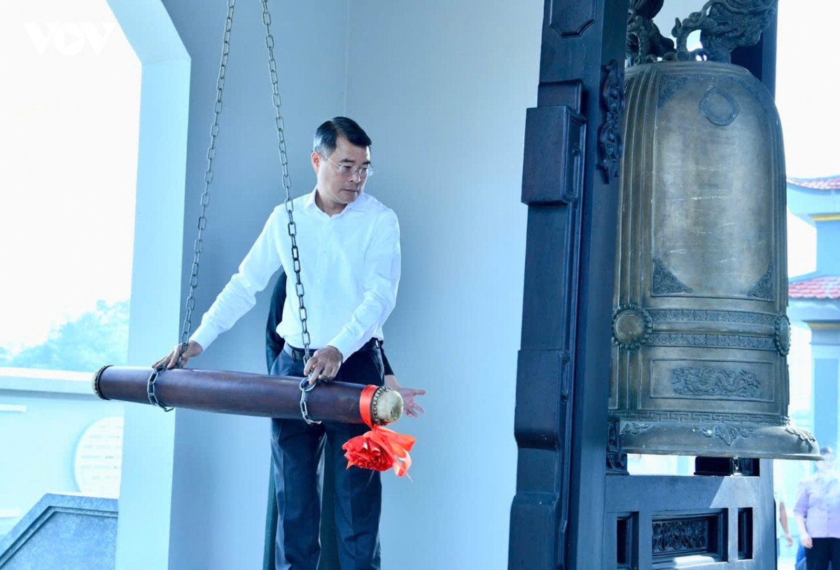 thủ tướng dâng hương, tưởng niệm các anh hùng liệt sĩ ở lạng sơn hình ảnh 5 thu tuong dang huong, tuong niem cac anh hung liet si o lang son hinh anh 5