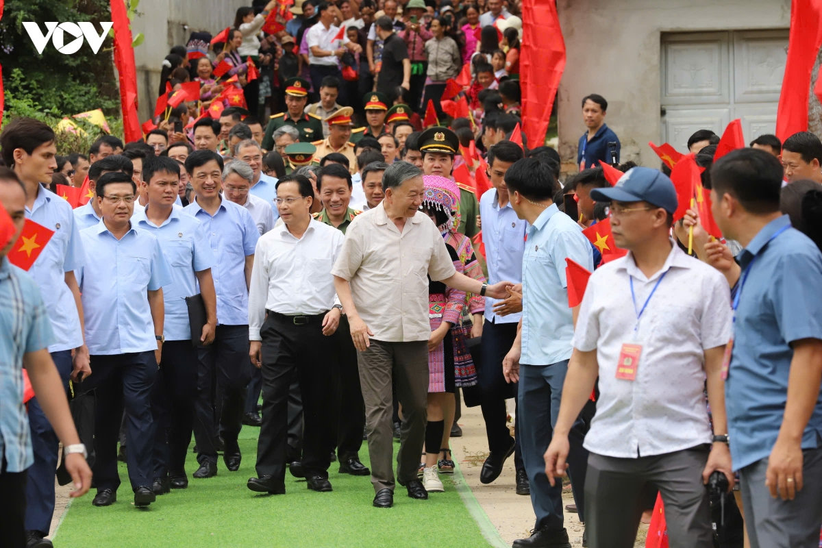 tổng bí thư, chủ tịch nước lấy hạnh phúc ấm no của nhân dân làm mục tiêu phấn đấu hình ảnh 1 tong bi thu, chu tich nuoc lay hanh phuc am no cua nhan dan lam muc tieu phan dau hinh anh 1