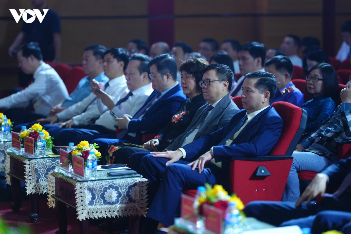 trao 34 giải thưởng cuộc thi chính luận về bảo vệ nền tảng tư tưởng của Đảng hình ảnh 7 trao 34 giai thuong cuoc thi chinh luan ve bao ve nen tang tu tuong cua Dang hinh anh 7