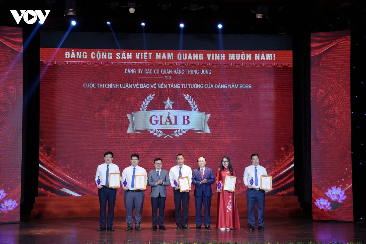 trao 34 giải thưởng cuộc thi chính luận về bảo vệ nền tảng tư tưởng của Đảng hình ảnh 11 trao 34 giai thuong cuoc thi chinh luan ve bao ve nen tang tu tuong cua Dang hinh anh 11