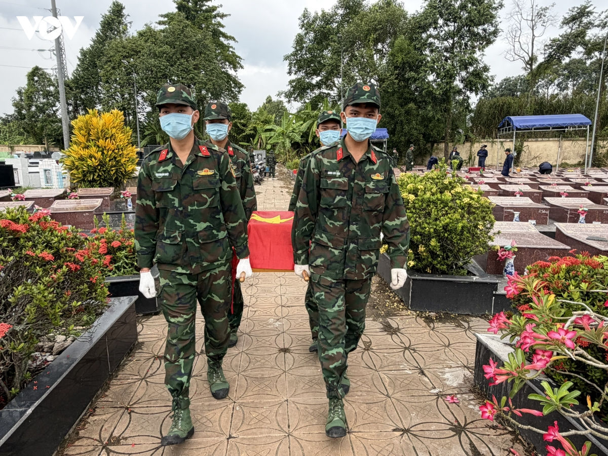 nỗ lực vượt nắng, thắng mưa tìm lại danh tính cho các liệt sĩ hình ảnh 3 no luc vuot nang, thang mua tim lai danh tinh cho cac liet si hinh anh 3