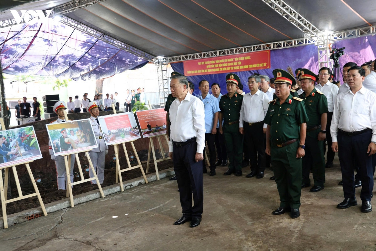 tổng bí thư, chủ tịch nước Đảng, nhà nước không bao giờ quên những người đã hy sinh vì đất nước hình ảnh 6 tong bi thu, chu tich nuoc Dang, nha nuoc khong bao gio quen nhung nguoi da hy sinh vi dat nuoc hinh anh 6