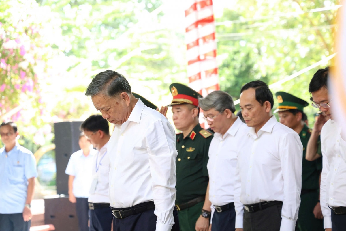 tổng bí thư, chủ tịch nước Đảng, nhà nước không bao giờ quên những người đã hy sinh vì đất nước hình ảnh 5 tong bi thu, chu tich nuoc Dang, nha nuoc khong bao gio quen nhung nguoi da hy sinh vi dat nuoc hinh anh 5