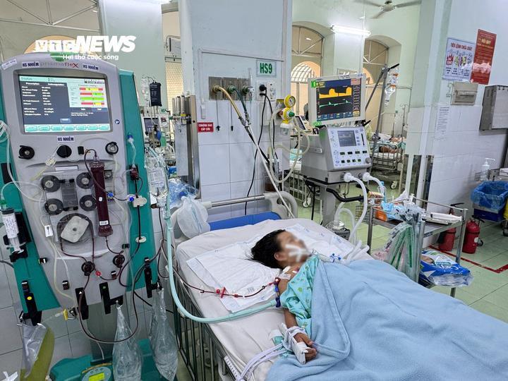 Bệnh nhi mắc sốt xuất huyết điều trị tại Bệnh viện Nhi Đồng 2.