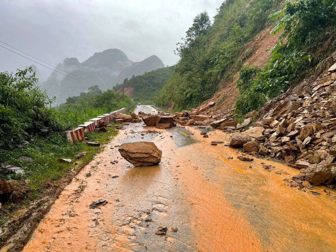sơn la khẩn trương di dời dân và tập trung khắc phục hậu quả mưa lũ hình ảnh 5 son la khan truong di doi dan va tap trung khac phuc hau qua mua lu hinh anh 5