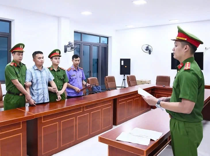 vụ án điểm 10 môn toán nữ giáo viên ra đầu thú liệu có được xem xét giảm nhẹ hình ảnh 2 vu an diem 10 mon toan nu giao vien ra dau thu lieu co duoc xem xet giam nhe hinh anh 2