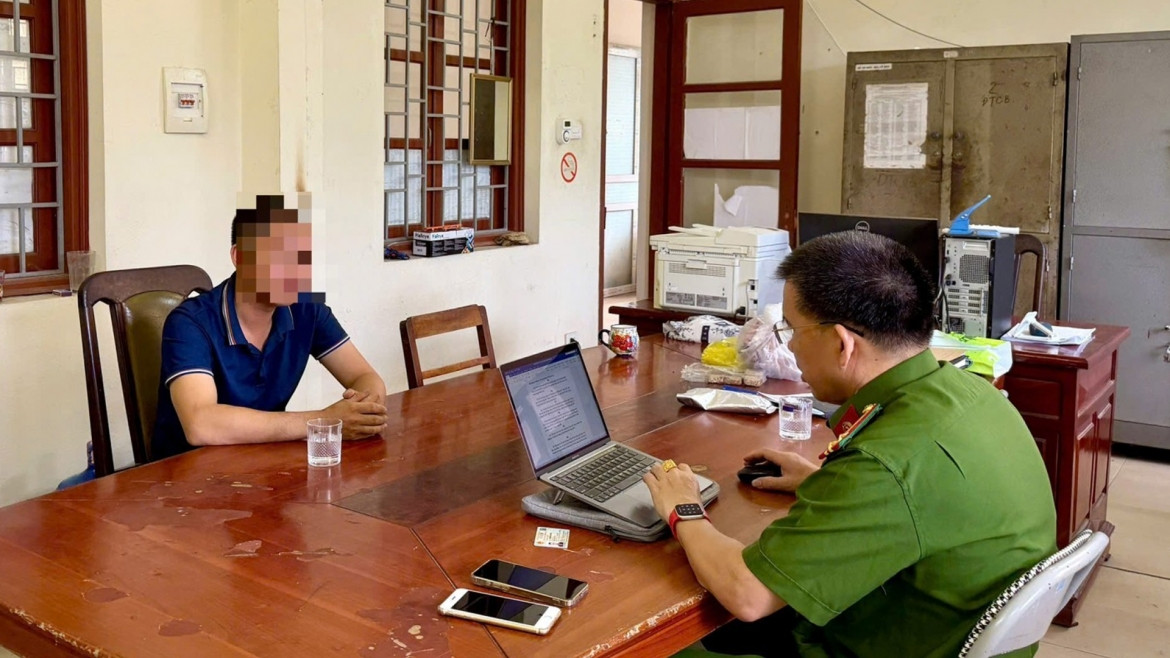 Đăng bài xúc phạm lãnh đạo xã lên facebook, người đàn ông bị công an mời làm việc hình ảnh 1 Dang bai xuc pham lanh dao xa len facebook, nguoi dan ong bi cong an moi lam viec hinh anh 1