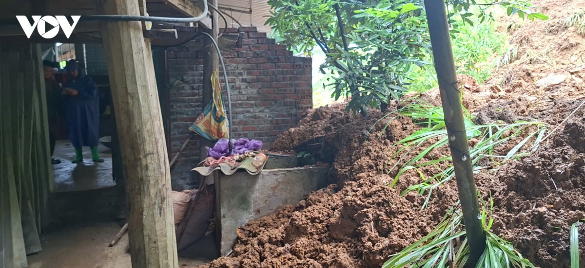 sơn la khẩn trương di dời dân và tập trung khắc phục hậu quả mưa lũ hình ảnh 1 son la khan truong di doi dan va tap trung khac phuc hau qua mua lu hinh anh 1