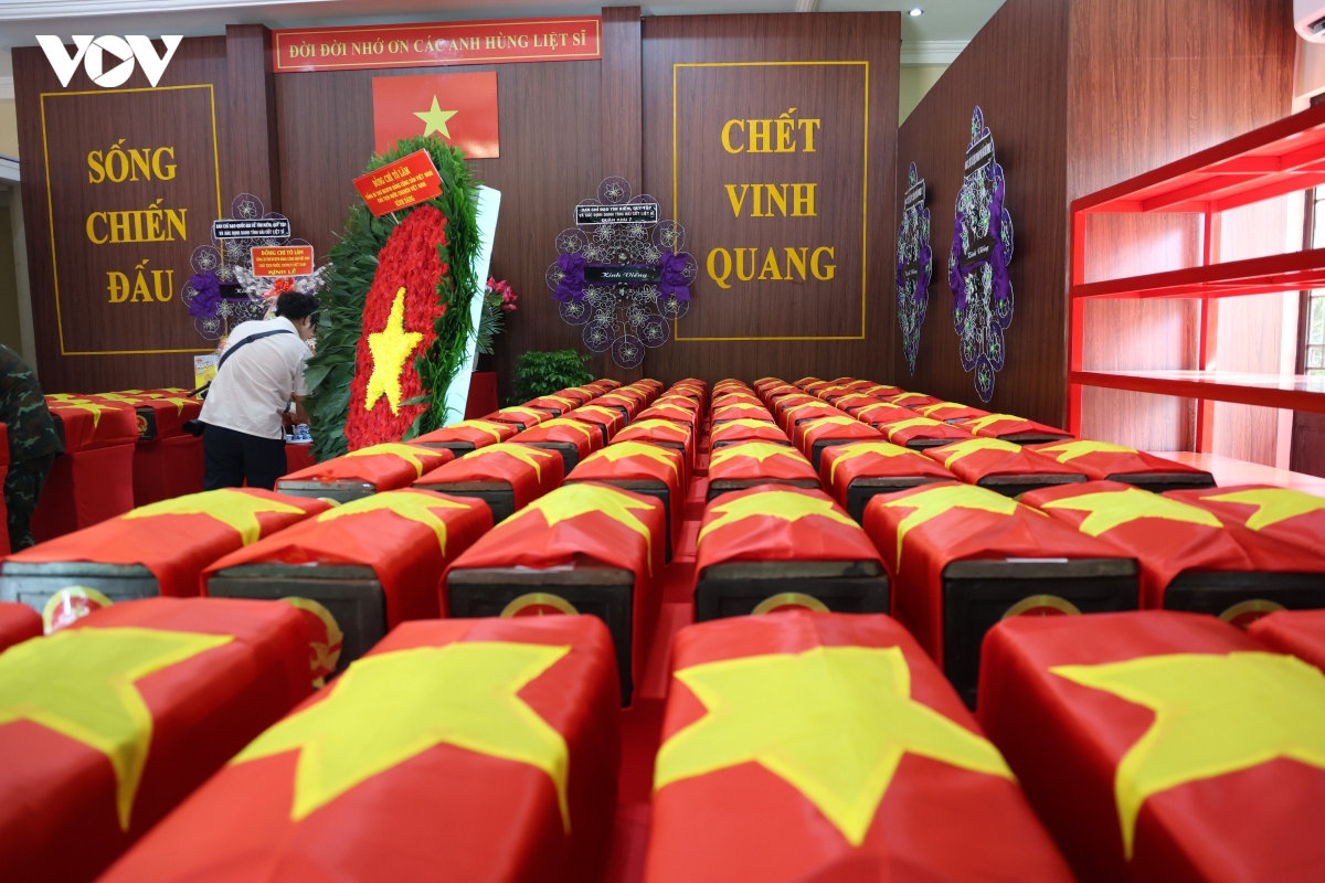 cất bốc được thêm 4 bộ hài cốt liệt sĩ tại công viên lê thị riêng hình ảnh 2 cat boc duoc them 4 bo hai cot liet si tai cong vien le thi rieng hinh anh 2