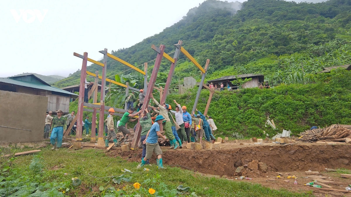 lãnh đạo tỉnh sơn la kiểm tra vùng lũ, chỉ đạo khắc phục hậu quả thiên tai hình ảnh 4 lanh dao tinh son la kiem tra vung lu, chi dao khac phuc hau qua thien tai hinh anh 4