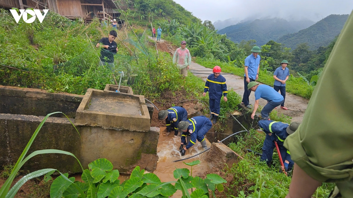 lãnh đạo tỉnh sơn la kiểm tra vùng lũ, chỉ đạo khắc phục hậu quả thiên tai hình ảnh 6 lanh dao tinh son la kiem tra vung lu, chi dao khac phuc hau qua thien tai hinh anh 6