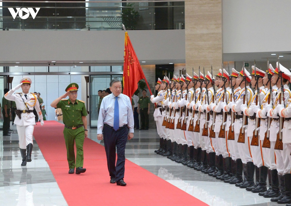 tổng bí thư, chủ tịch nước lực lượng cảnh sát tập trung trấn áp các loại tội phạm hình ảnh 1 tong bi thu, chu tich nuoc luc luong canh sat tap trung tran ap cac loai toi pham hinh anh 1