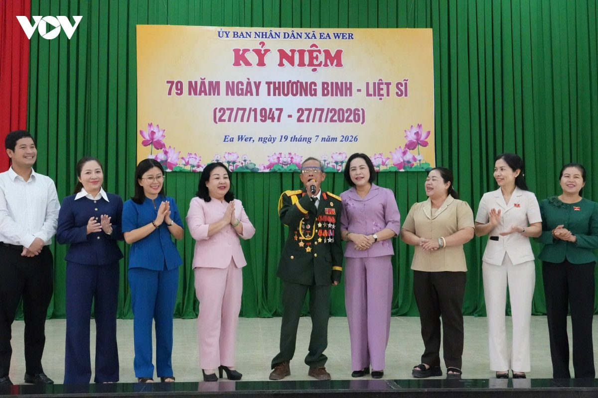 phó chủ tịch quốc hội nguyễn thị thanh tri ân người có công tại Đắk lắk hình ảnh 1 pho chu tich quoc hoi nguyen thi thanh tri an nguoi co cong tai Dak lak hinh anh 1