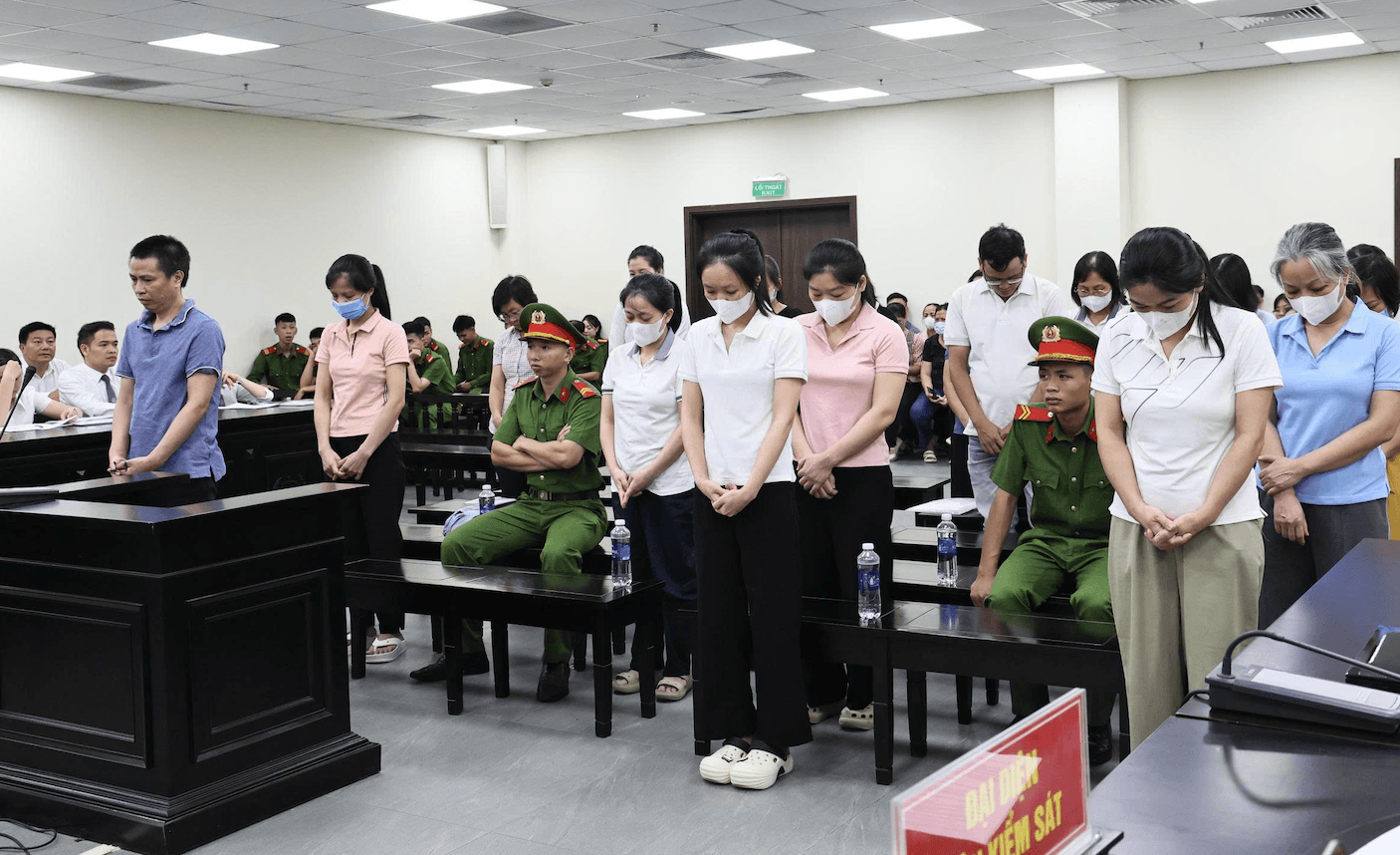 Các bị cáo tại tòa. (Ảnh: VA)