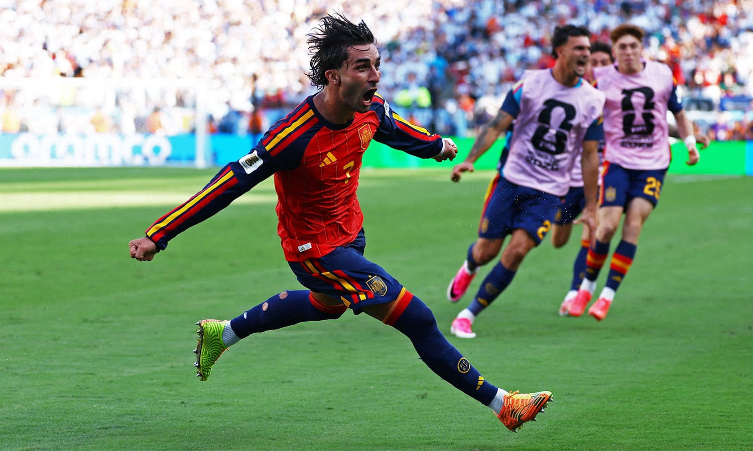 Ferran Torres ghi bàn giúp Tây Ban Nha vô địch World Cup 2026. (Ảnh: Reuters)