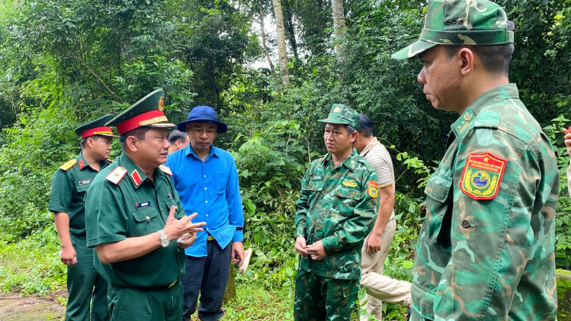 tấm bia khắc chữ lÊ v hỶ - 4.8.67 thắp hy vọng tìm thấy liệt sĩ của gia đình ở hải phòng hình ảnh 6 tam bia khac chu lE v hY - 4.8.67 thap hy vong tim thay liet si cua gia dinh o hai phong hinh anh 6