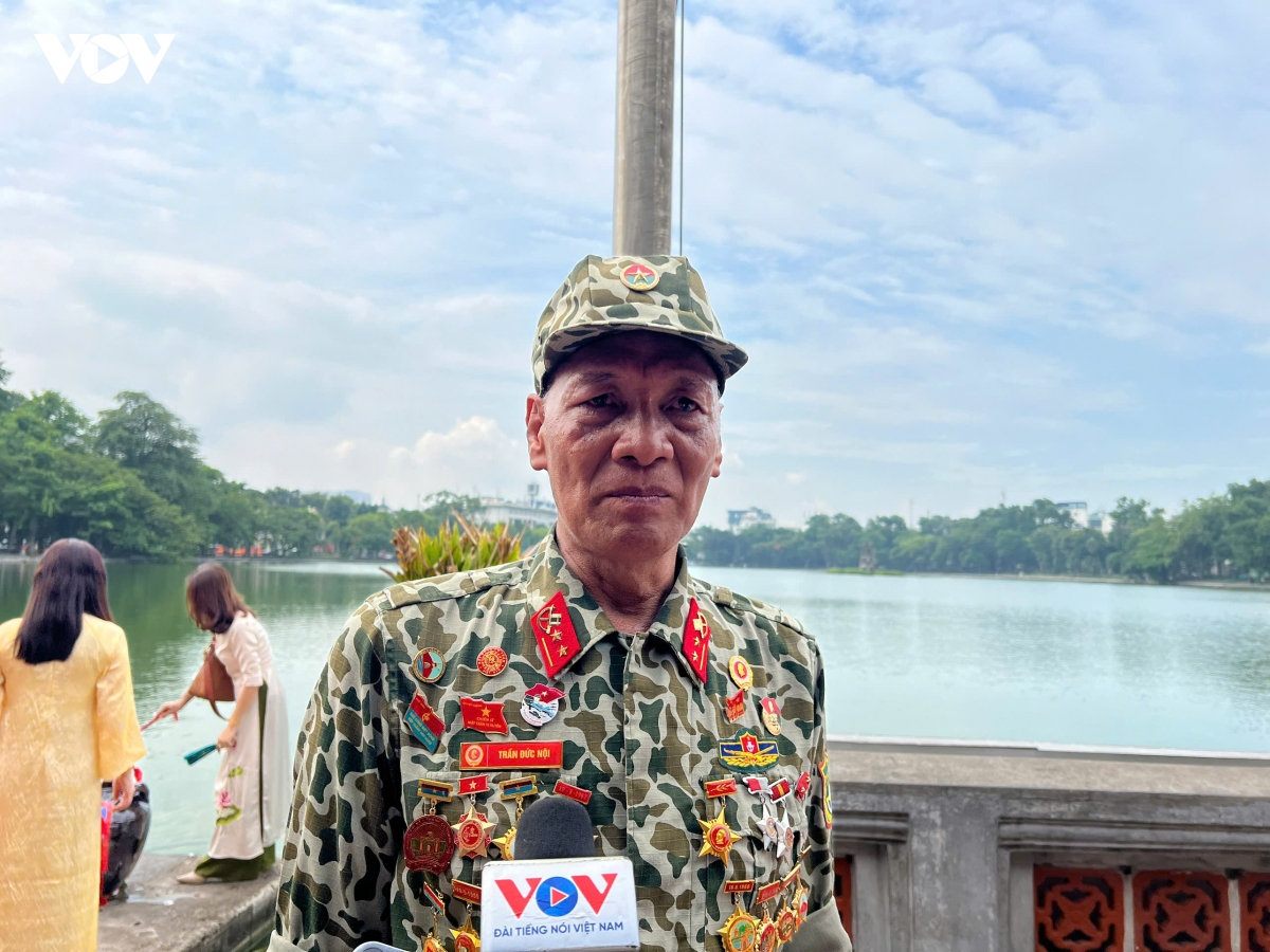 lễ lấy nước hồ gươm tri ân các anh hùng liệt sĩ trên sông thạch hãn, quảng trị hình ảnh 8 le lay nuoc ho guom tri an cac anh hung liet si tren song thach han, quang tri hinh anh 8