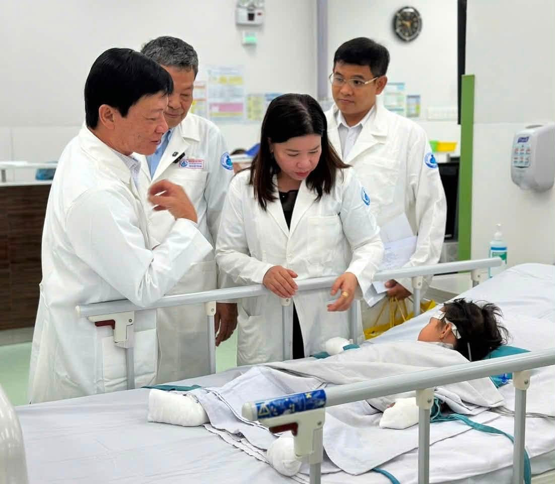 Bệnh nhi trong vụ cháy thương tâm đang điều trị tại Bệnh viện Nhi Đồng 1. (Ảnh: BVCC)