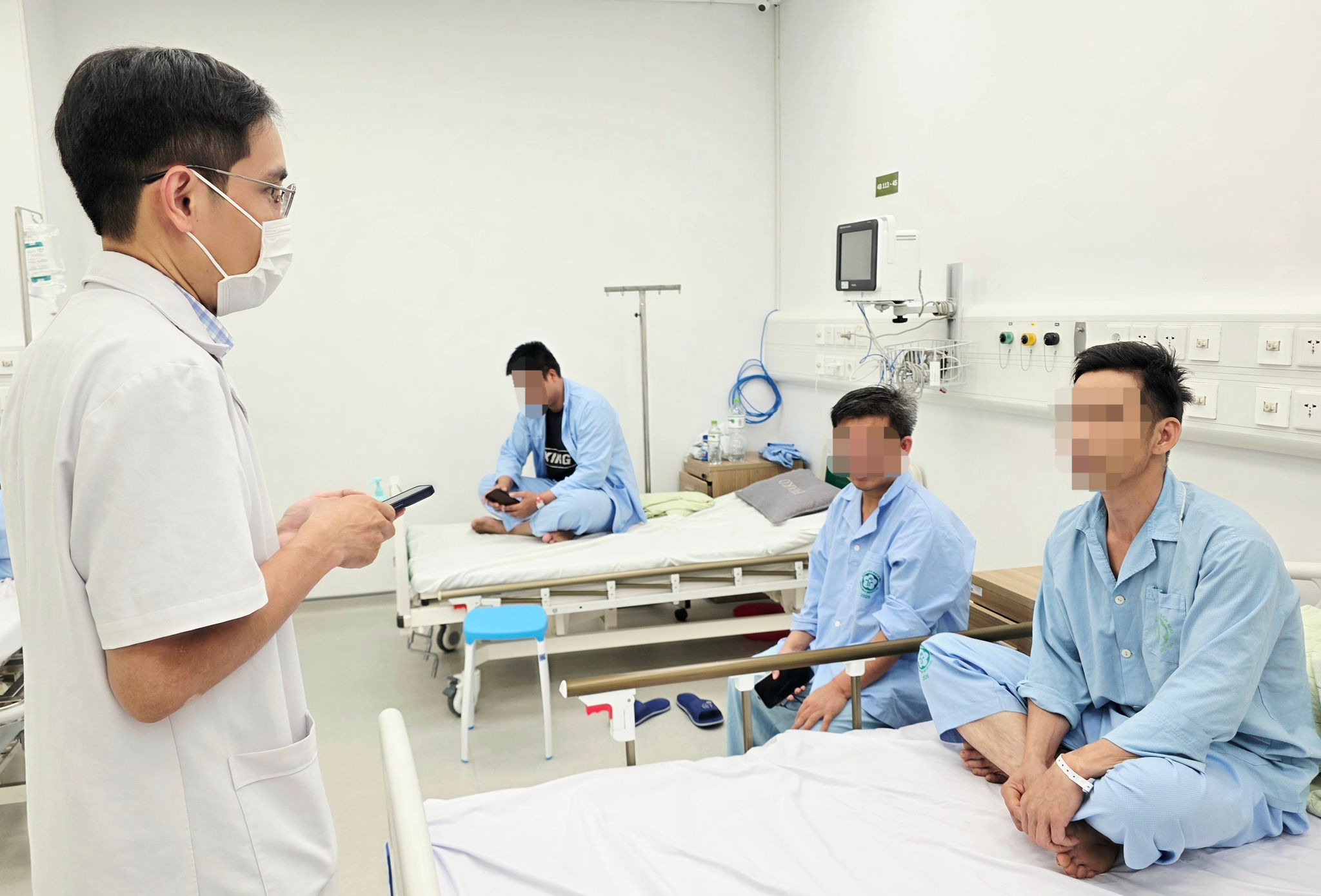 3 trường hợp tiếp tục được theo dõi. (Ảnh: Thành Dương)