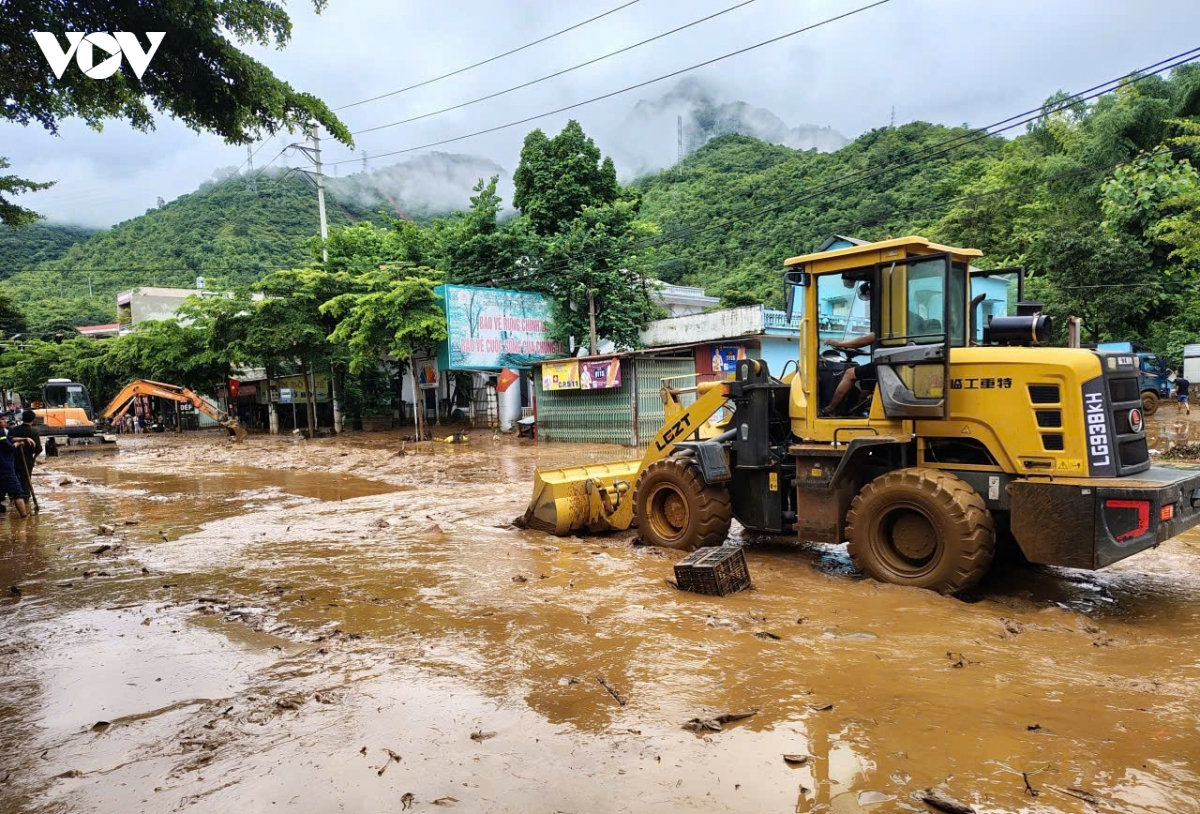 sơn la nỗ lực tu sửa, khôi phục đường giao thông sau mưa lũ hình ảnh 5 son la no luc tu sua, khoi phuc duong giao thong sau mua lu hinh anh 5