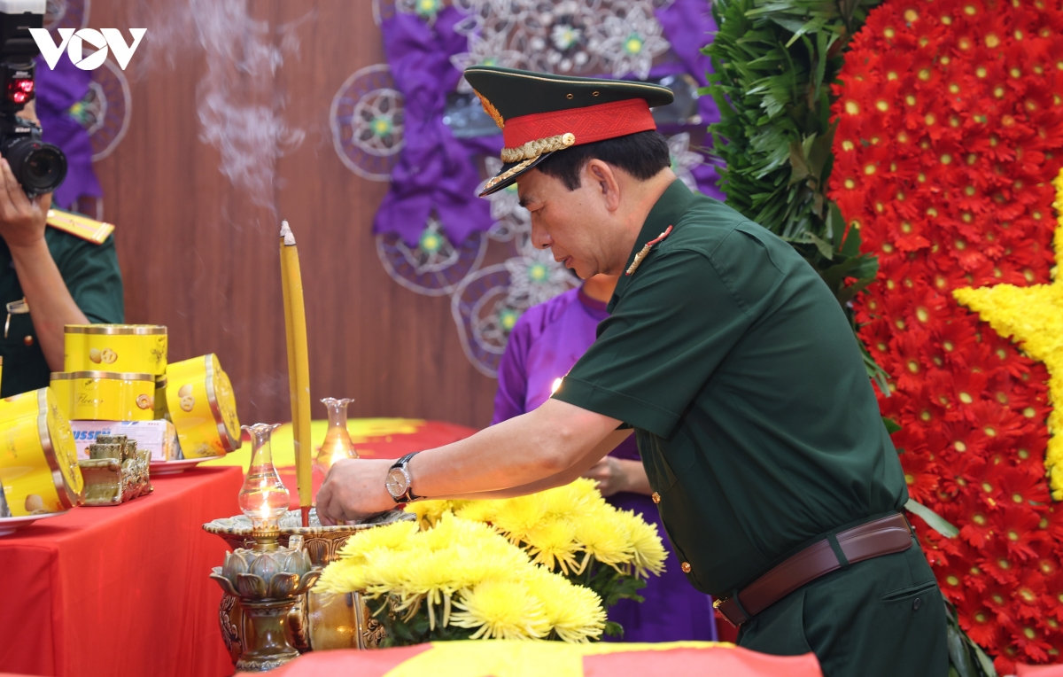 Dai tuong phan van giang dang huong anh hung liet si tai cong vien le thi rieng hinh anh 5