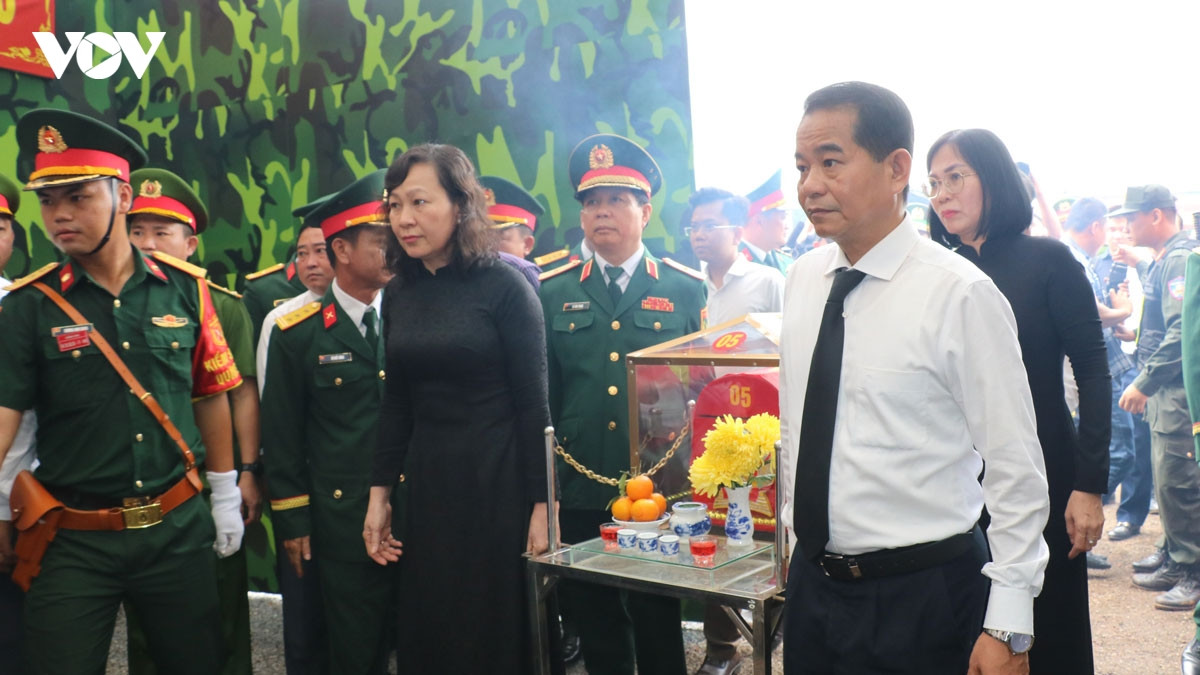 Đại tướng phan văn giang chỉ đạo quy tập hài cốt liệt sĩ tại Đồng nai hình ảnh 5 Dai tuong phan van giang chi dao quy tap hai cot liet si tai Dong nai hinh anh 5