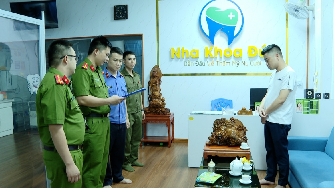 khoi to doi tuong gia danh bac si de kham chua benh ve nha khoa o lang son hinh anh 1