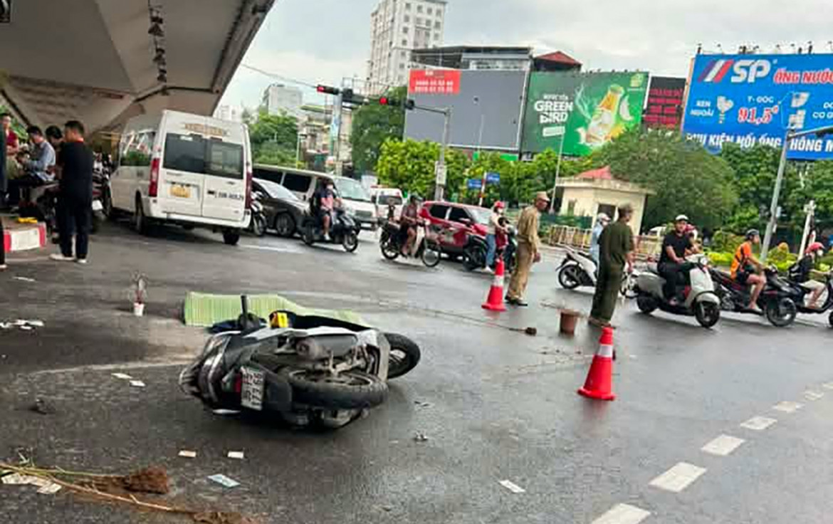 mưa dông làm gia tăng tai nạn giao thông, cục csgt khuyến cáo đi chậm để an toàn hình ảnh 1 mua dong lam gia tang tai nan giao thong, cuc csgt khuyen cao di cham de an toan hinh anh 1