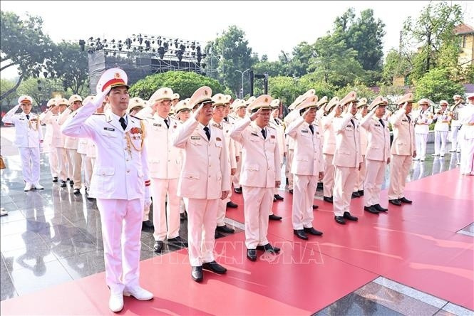 lanh dao Dang, nha nuoc dang huong tuong niem cac anh hung liet si hinh anh 7