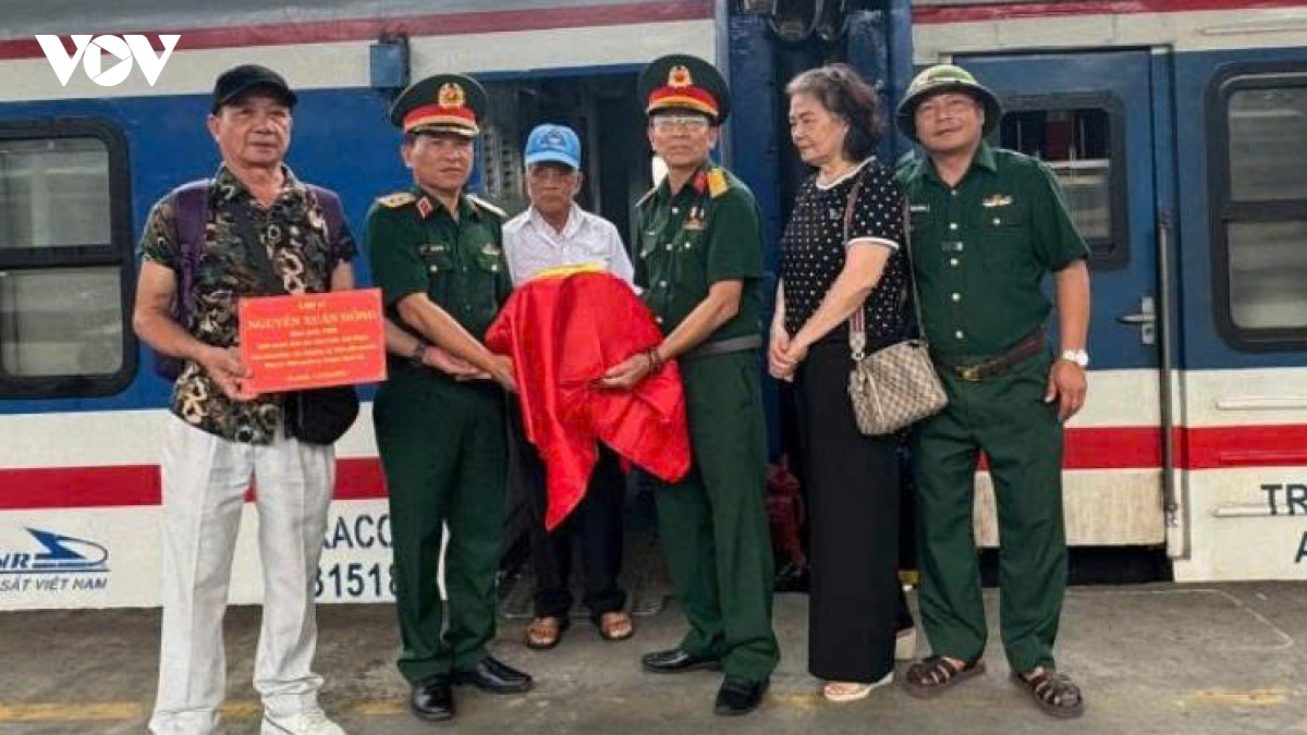 thân nhân liệt sĩ được miễn phí vé tàu đưa hài cốt trở về quê hương hình ảnh 2 than nhan liet si duoc mien phi ve tau dua hai cot tro ve que huong hinh anh 2