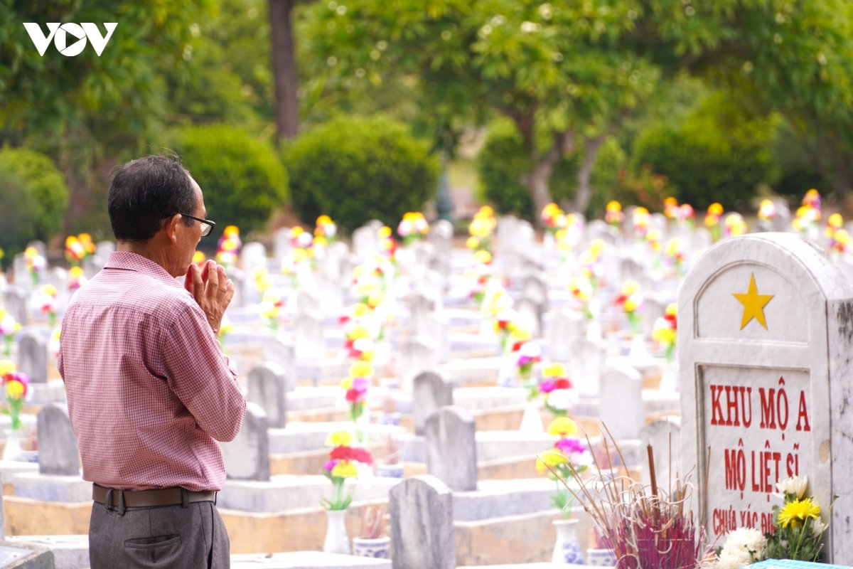 Để những tấm bia ghi danh tiếp tục kể chuyện về người anh hùng hình ảnh 6 De nhung tam bia ghi danh tiep tuc ke chuyen ve nguoi anh hung hinh anh 6