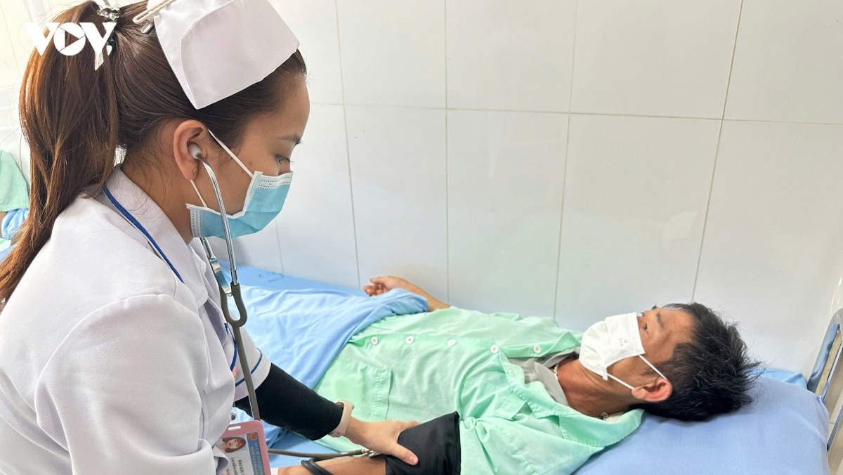 84 nguoi nhap vien nghi do an banh mi o lam Dong hinh anh 1