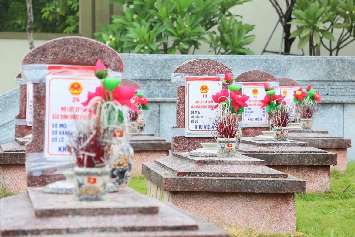 hà tĩnh khai quật, lấy mẫu adn tại 63 phần mộ liệt sĩ chưa xác định danh tính hình ảnh 3 ha tinh khai quat, lay mau adn tai 63 phan mo liet si chua xac dinh danh tinh hinh anh 3