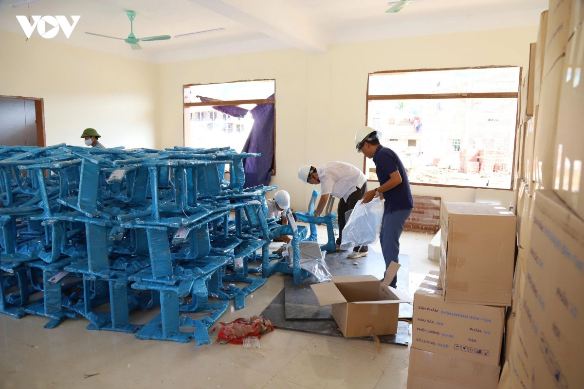 tăng ca đêm, vượt mưa lũ thi công trường học biên giới ở sơn la hình ảnh 2 tang ca dem, vuot mua lu thi cong truong hoc bien gioi o son la hinh anh 2
