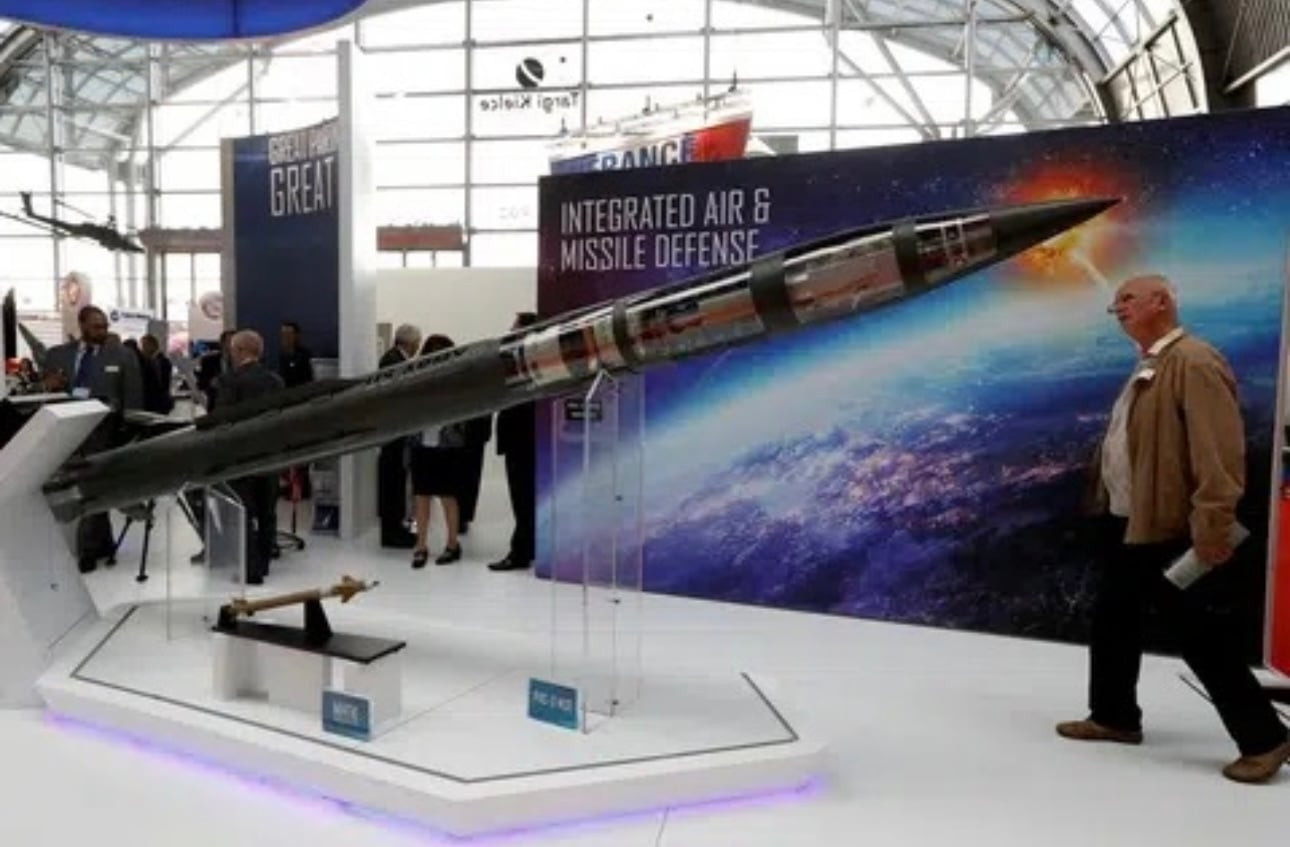 Mỹ tăng cường số lượng vũ khí cho quân đội. (Ảnh: Reuters)