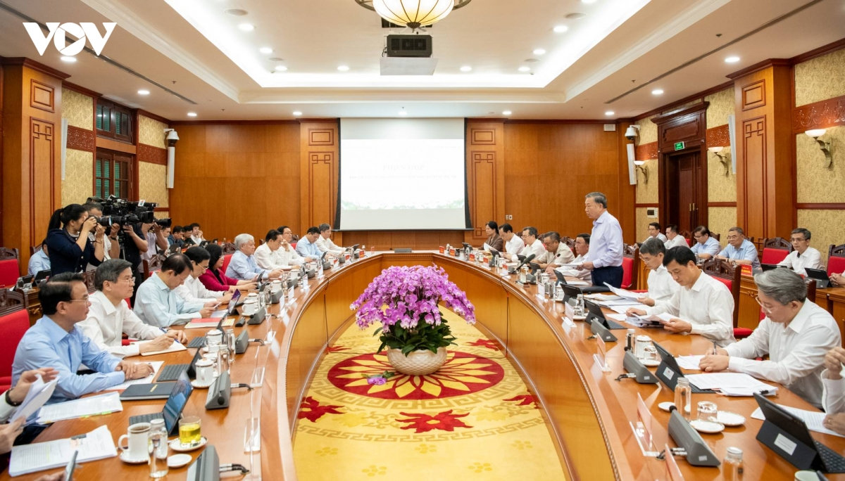 tổng bí thư, chủ tịch nước chuyển từ lao động giản đơn sang lao động sáng tạo hình ảnh 1 tong bi thu, chu tich nuoc chuyen tu lao dong gian don sang lao dong sang tao hinh anh 1