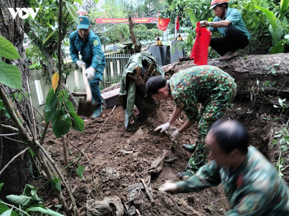 cảm động đôi giày vải quân nhu tìm thấy trong hài cốt liệt sĩ ở quảng ngãi hình ảnh 1 cam dong doi giay vai quan nhu tim thay trong hai cot liet si o quang ngai hinh anh 1