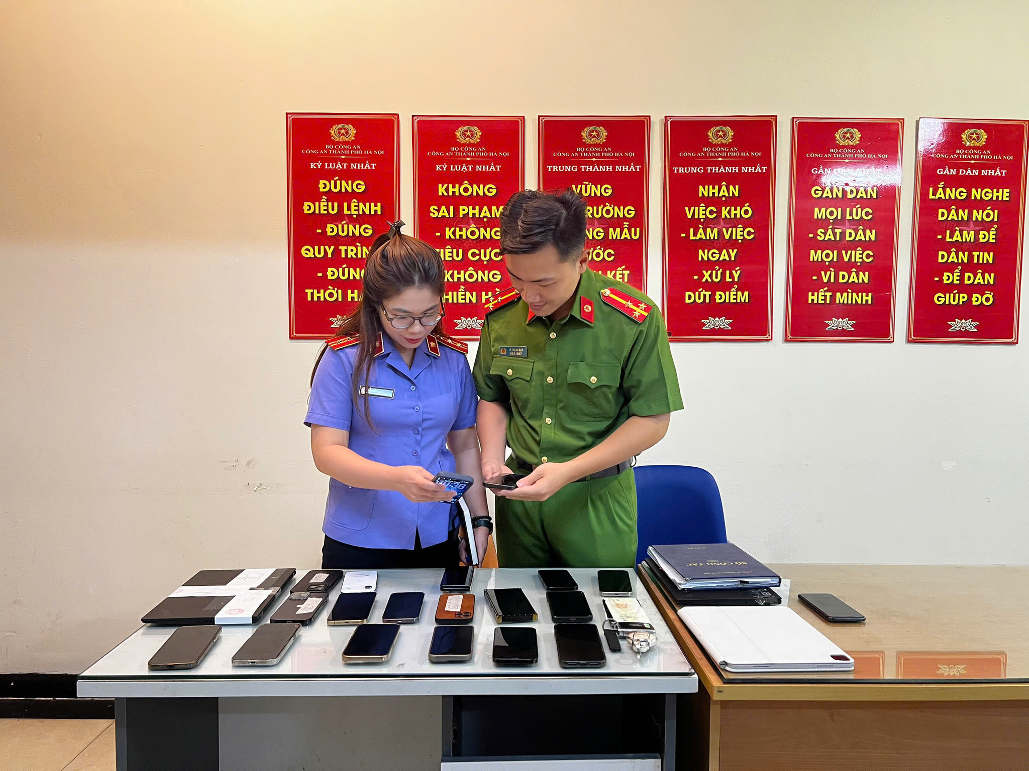 Tang vật vụ án.