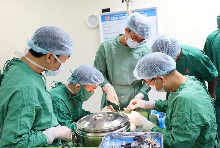 bệnh viện việt nam - thụy Điển uông bí đã thực hiện thành công ca ghép thận thứ 8 hình ảnh 3 benh vien viet nam - thuy Dien uong bi da thuc hien thanh cong ca ghep than thu 8 hinh anh 3