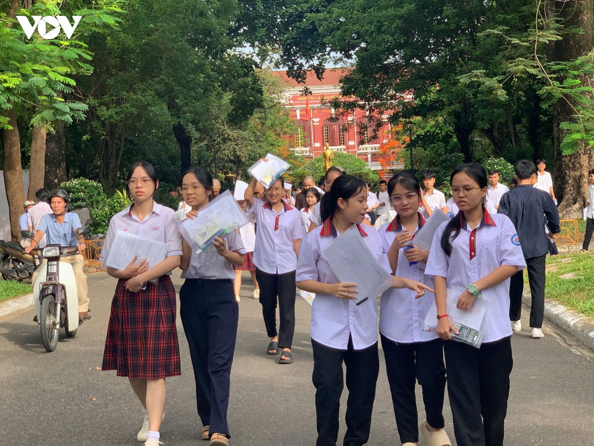 học sinh huế được mượn sách giáo khoa miễn phí hình ảnh 2 hoc sinh hue duoc muon sach giao khoa mien phi hinh anh 2
