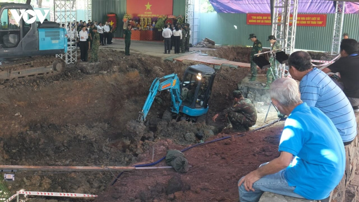phát hiện 8 bộ hài cốt liệt sĩ, 7 di vật kèm theo tại công viên lê thị riêng hình ảnh 1 phat hien 8 bo hai cot liet si, 7 di vat kem theo tai cong vien le thi rieng hinh anh 1