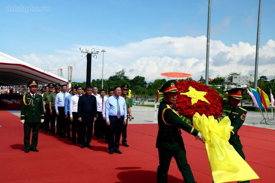 phó thủ tướng phạm gia túc dự ngày hội toàn dân bảo vệ an ninh tổ quốc hình ảnh 2 pho thu tuong pham gia tuc du ngay hoi toan dan bao ve an ninh to quoc hinh anh 2