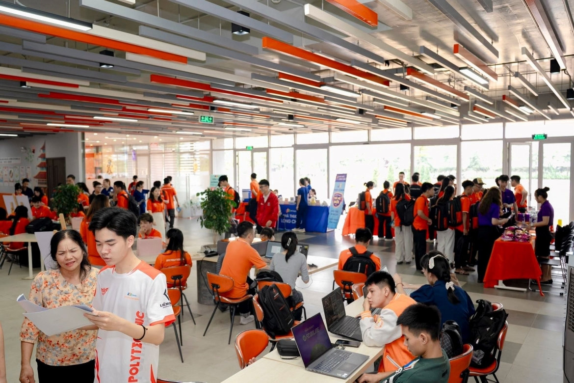 học bổng trở thành điểm tựa của nhiều học sinh sau kỳ thi trung học phổ thông hình ảnh 1 hoc bong tro thanh diem tua cua nhieu hoc sinh sau ky thi trung hoc pho thong hinh anh 1
